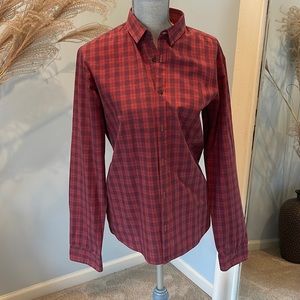 Hugo Boss Burgundy extra slim fit men’s dress shirt. Size M.